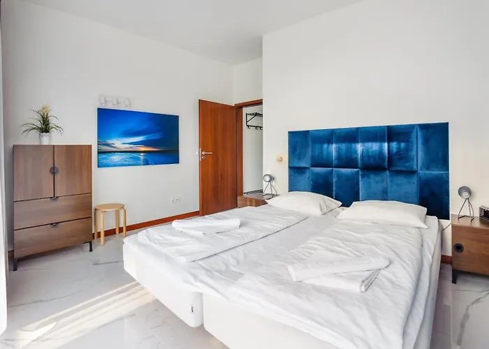 Plaza Komfort, Sun & Snow * 斯维诺乌伊希切